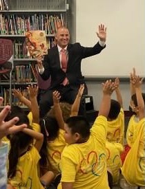 Superintendent with kindergarten students