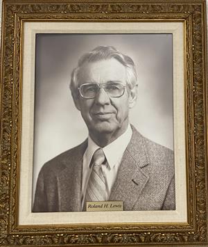 Dr. Roland Lewis Photo